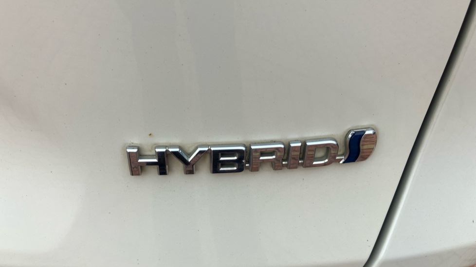 Toyota RAV4 2.5 VVT-i Hybrid Design 5dr CVT Hybrid Estate - Image 58