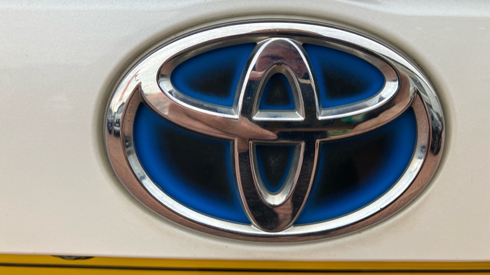 Toyota RAV4 2.5 VVT-i Hybrid Design 5dr CVT Hybrid Estate - Image 59