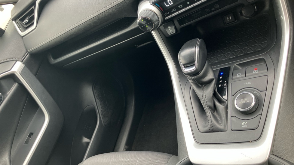 Toyota RAV4 2.5 VVT-i Hybrid Design 5dr CVT Hybrid Estate - Image 63