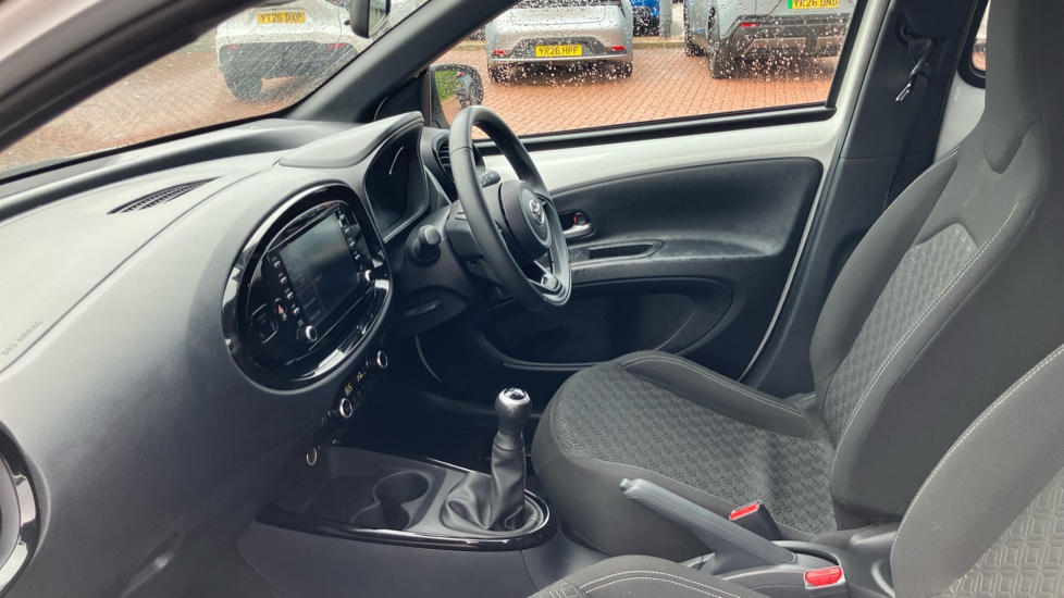 Toyota Aygo X 1.0 VVT-i Edge 5dr Petrol Hatchback - Image 5