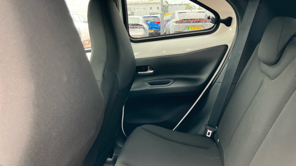 Toyota Aygo X 1.0 VVT-i Edge 5dr Petrol Hatchback - Image 8