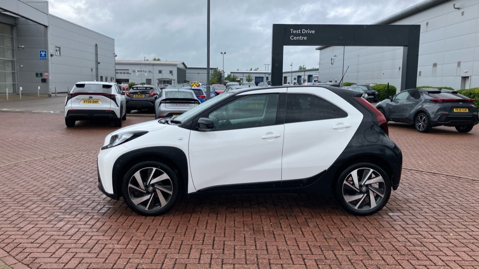 Toyota Aygo X 1.0 VVT-i Edge 5dr Petrol Hatchback - Image 43