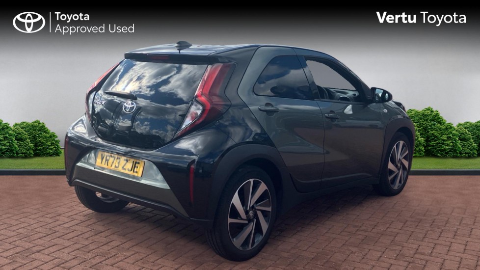 Toyota Aygo X 1.0 VVT-i Edge 5dr Petrol Hatchback - Image 2