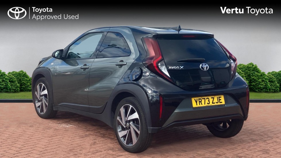 Toyota Aygo X 1.0 VVT-i Edge 5dr Petrol Hatchback - Image 4