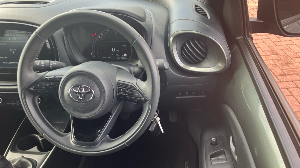Toyota Aygo X 1.0 VVT-i Edge 5dr Petrol Hatchback - Image 10