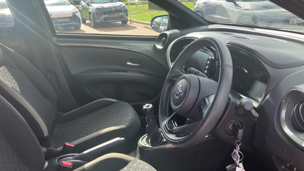 Toyota Aygo X 1.0 VVT-i Edge 5dr Petrol Hatchback - Image 12