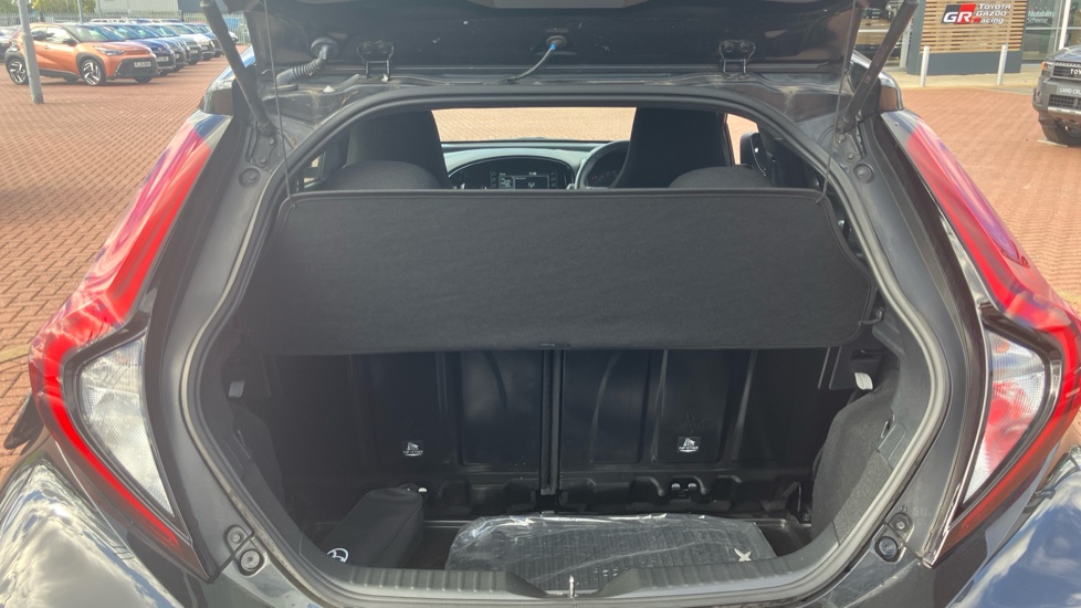 Toyota Aygo X 1.0 VVT-i Edge 5dr Petrol Hatchback - Image 13