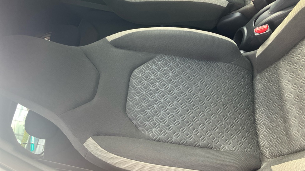 Toyota Aygo X 1.0 VVT-i Edge 5dr Petrol Hatchback - Image 14