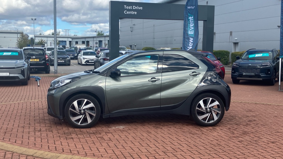 Toyota Aygo X 1.0 VVT-i Edge 5dr Petrol Hatchback - Image 24