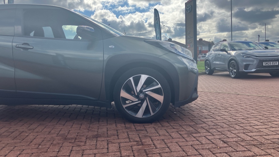 Toyota Aygo X 1.0 VVT-i Edge 5dr Petrol Hatchback - Image 25