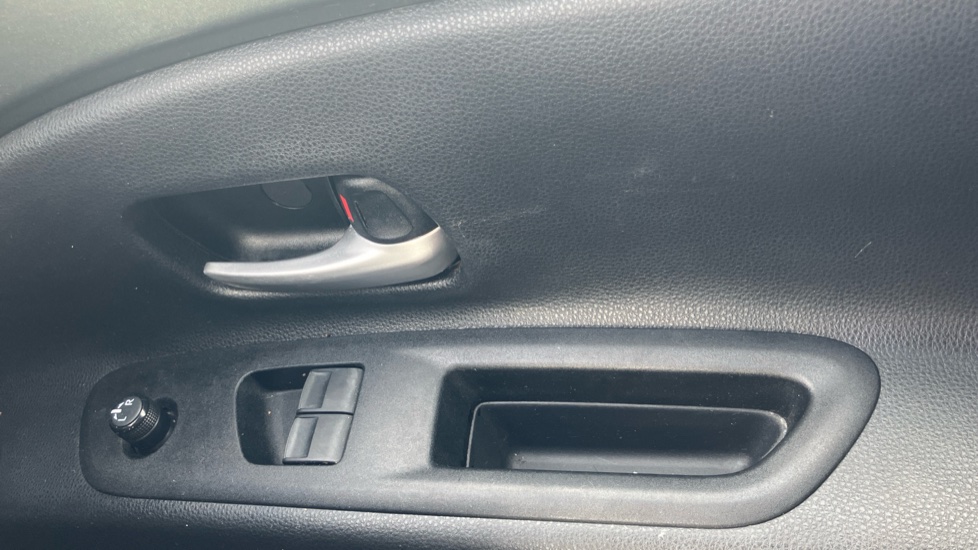 Toyota Aygo X 1.0 VVT-i Edge 5dr Petrol Hatchback - Image 30