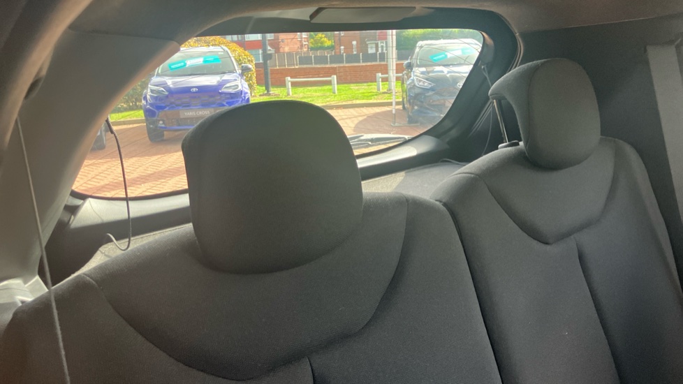 Toyota Aygo X 1.0 VVT-i Edge 5dr Petrol Hatchback - Image 35