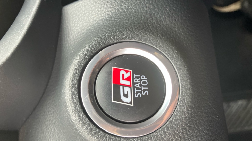 Toyota Yaris 1.5 Hybrid GR Sport 5dr CVT Hybrid Hatchback - Image 16