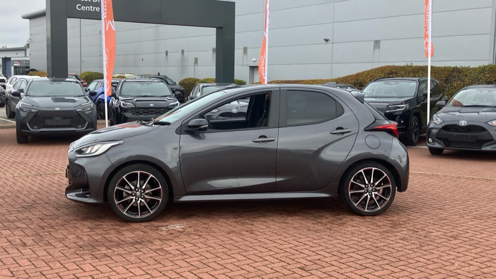Toyota Yaris 1.5 Hybrid GR Sport 5dr CVT Hybrid Hatchback - Image 24