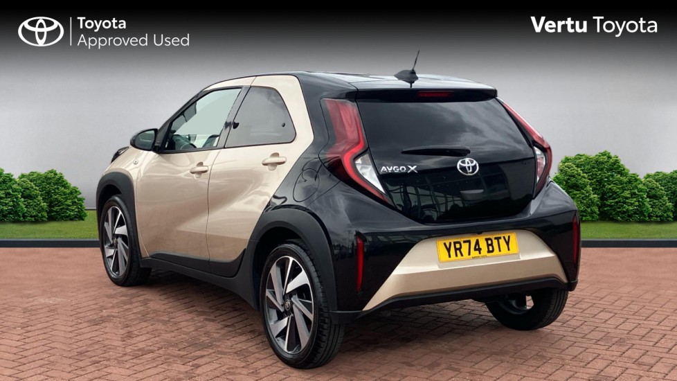 Toyota Aygo X 1.0 VVT-i Edge 5dr Auto Petrol Hatchback - Image 4