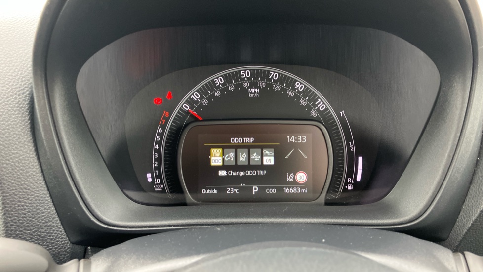 Toyota Aygo X 1.0 VVT-i Edge 5dr Auto Petrol Hatchback - Image 11