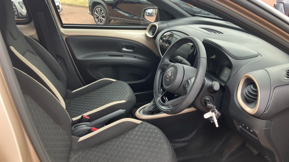 Toyota Aygo X 1.0 VVT-i Edge 5dr Auto Petrol Hatchback - Image 12
