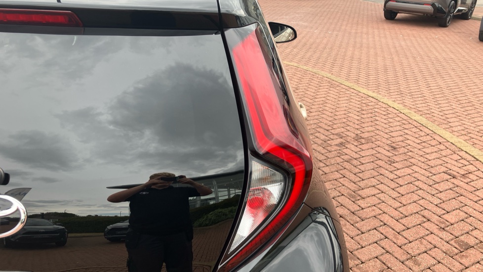Toyota Aygo X 1.0 VVT-i Edge 5dr Auto Petrol Hatchback - Image 21