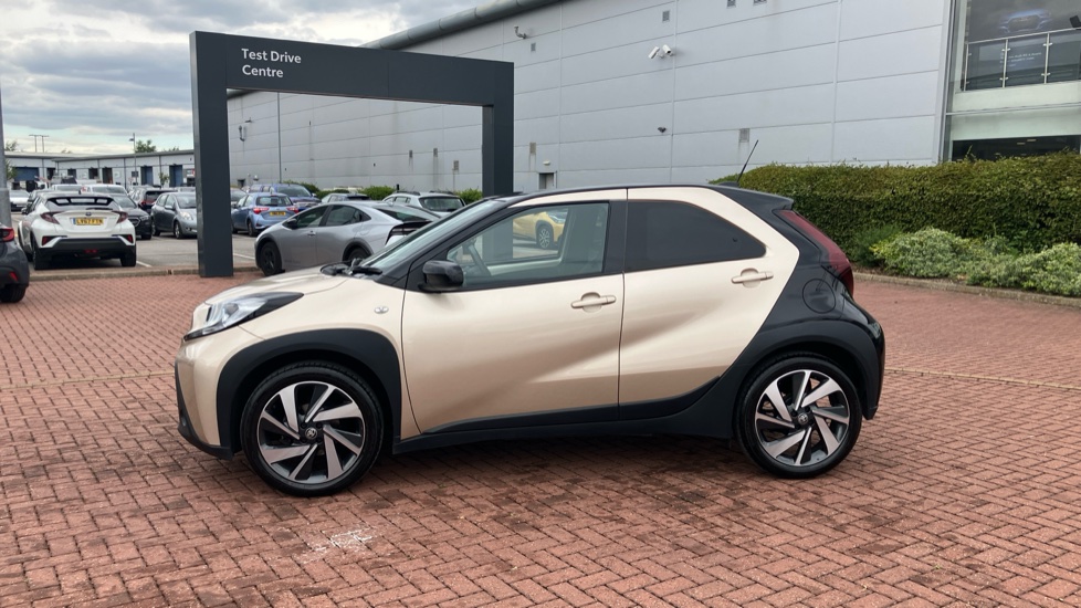 Toyota Aygo X 1.0 VVT-i Edge 5dr Auto Petrol Hatchback - Image 24