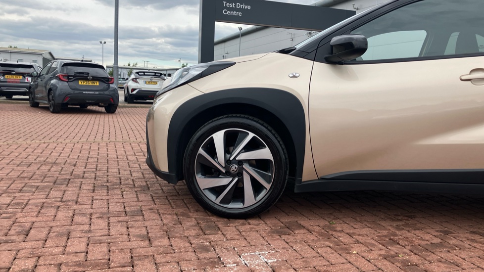 Toyota Aygo X 1.0 VVT-i Edge 5dr Auto Petrol Hatchback - Image 25