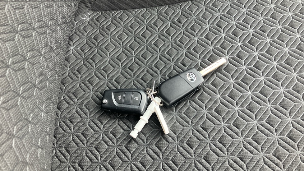 Toyota Aygo X 1.0 VVT-i Edge 5dr Auto Petrol Hatchback - Image 28