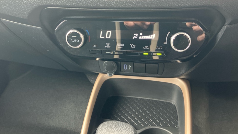 Toyota Aygo X 1.0 VVT-i Edge 5dr Auto Petrol Hatchback - Image 33