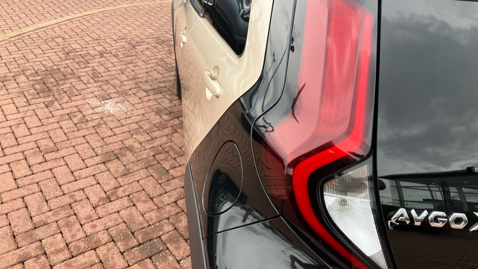 Toyota Aygo X 1.0 VVT-i Edge 5dr Auto Petrol Hatchback - Image 36