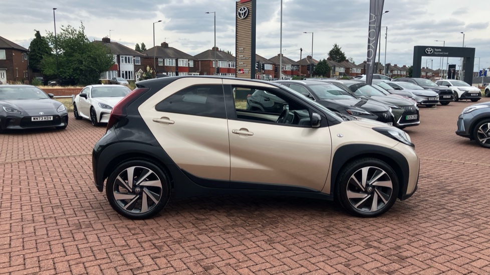 Toyota Aygo X 1.0 VVT-i Edge 5dr Auto Petrol Hatchback - Image 43