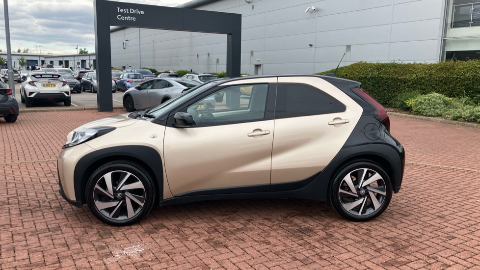 Toyota Aygo X 1.0 VVT-i Edge 5dr Auto Petrol Hatchback - Image 49