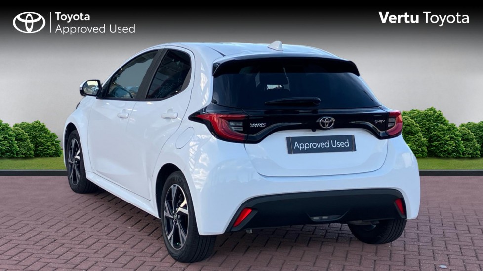 Toyota Yaris 1.5 Hybrid Design 5dr CVT Hybrid Hatchback - Image 4