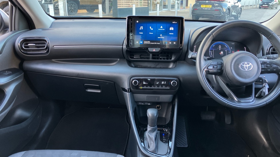 Toyota Yaris 1.5 Hybrid Design 5dr CVT Hybrid Hatchback - Image 6