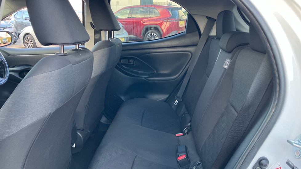 Toyota Yaris 1.5 Hybrid Design 5dr CVT Hybrid Hatchback - Image 8
