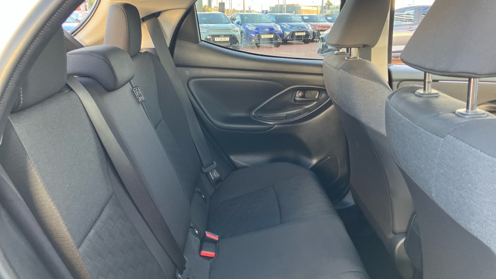 Toyota Yaris 1.5 Hybrid Design 5dr CVT Hybrid Hatchback - Image 15