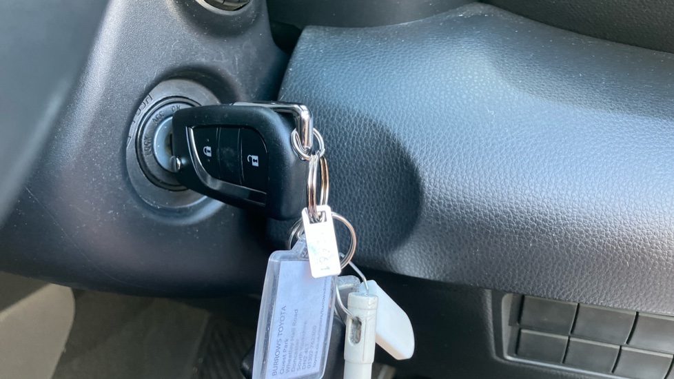 Toyota Yaris 1.5 Hybrid Design 5dr CVT Hybrid Hatchback - Image 16