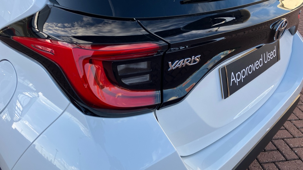 Toyota Yaris 1.5 Hybrid Design 5dr CVT Hybrid Hatchback - Image 21