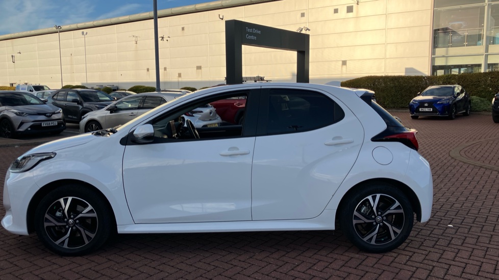 Toyota Yaris 1.5 Hybrid Design 5dr CVT Hybrid Hatchback - Image 24