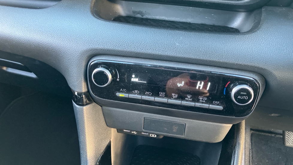 Toyota Yaris 1.5 Hybrid Design 5dr CVT Hybrid Hatchback - Image 34