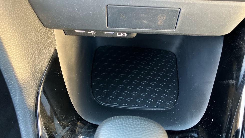 Toyota Yaris 1.5 Hybrid Design 5dr CVT Hybrid Hatchback - Image 37