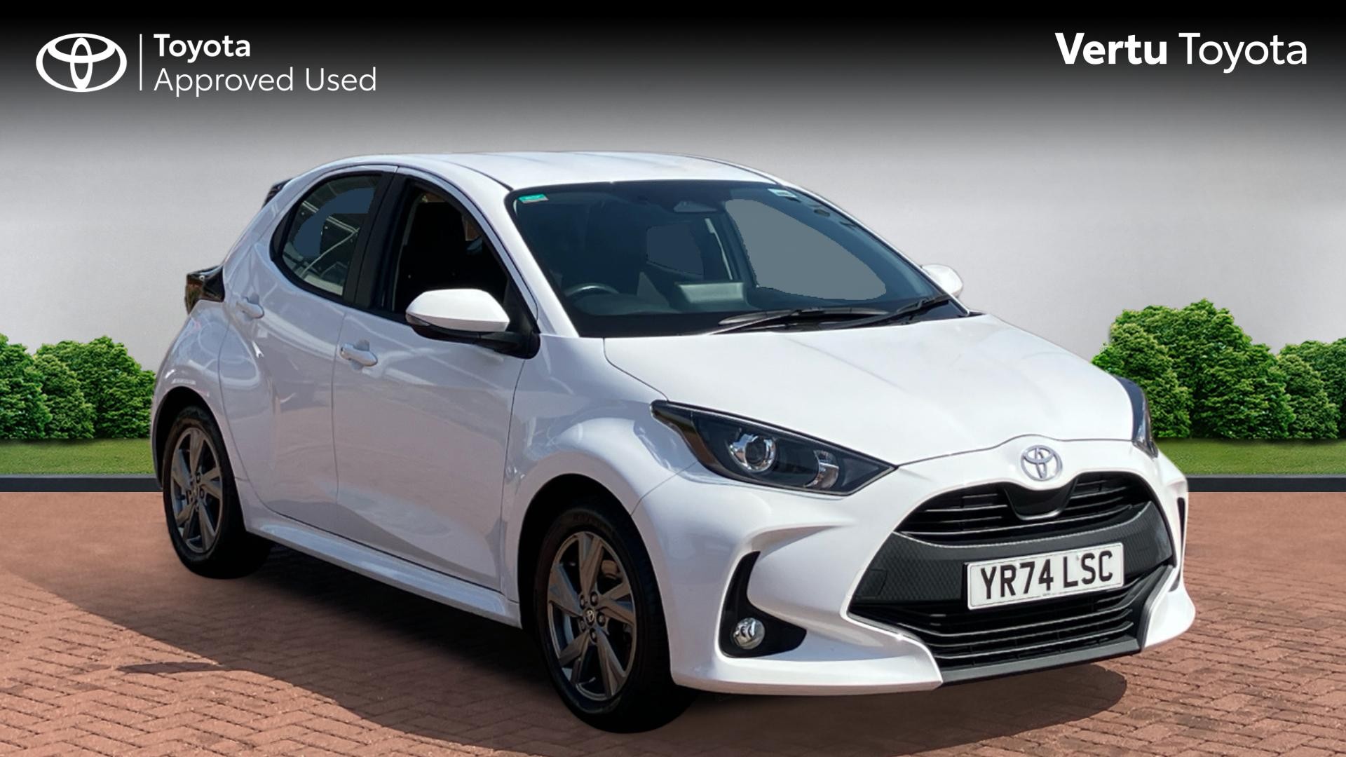 Toyota Yaris listing photo
