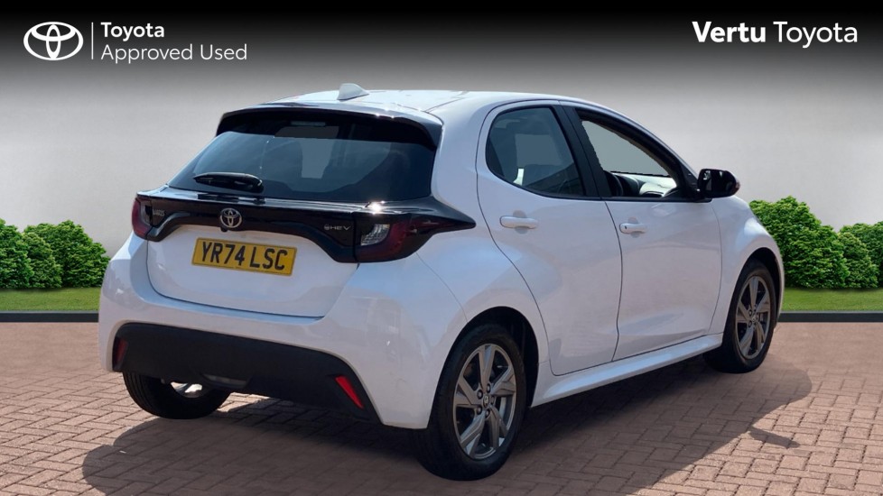Toyota Yaris 1.5 Hybrid Icon 5dr CVT Hybrid Hatchback - Image 2