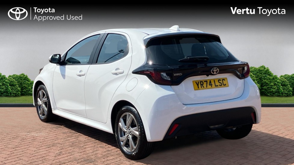 Toyota Yaris 1.5 Hybrid Icon 5dr CVT Hybrid Hatchback - Image 4