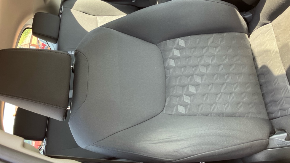 Toyota Yaris 1.5 Hybrid Icon 5dr CVT Hybrid Hatchback - Image 14