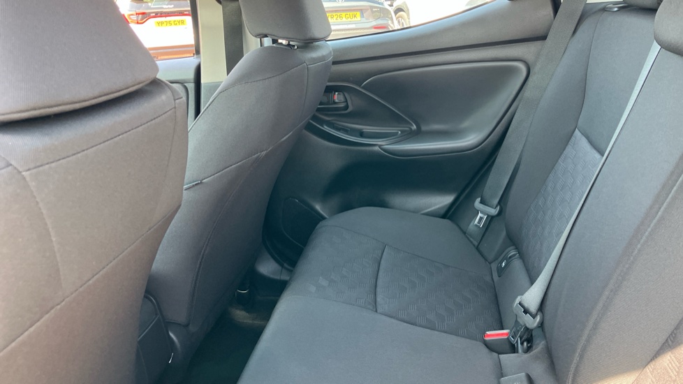 Toyota Yaris 1.5 Hybrid Icon 5dr CVT Hybrid Hatchback - Image 15
