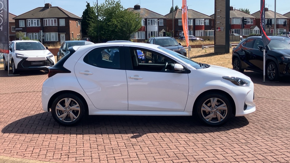 Toyota Yaris 1.5 Hybrid Icon 5dr CVT Hybrid Hatchback - Image 23