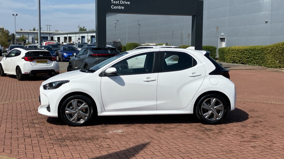 Toyota Yaris 1.5 Hybrid Icon 5dr CVT Hybrid Hatchback - Image 24