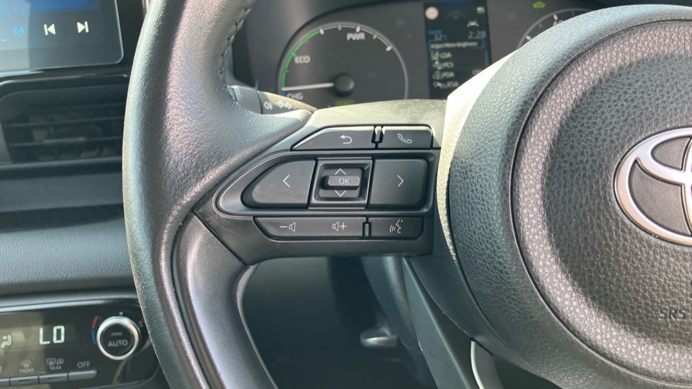 Toyota Yaris 1.5 Hybrid Icon 5dr CVT Hybrid Hatchback - Image 34
