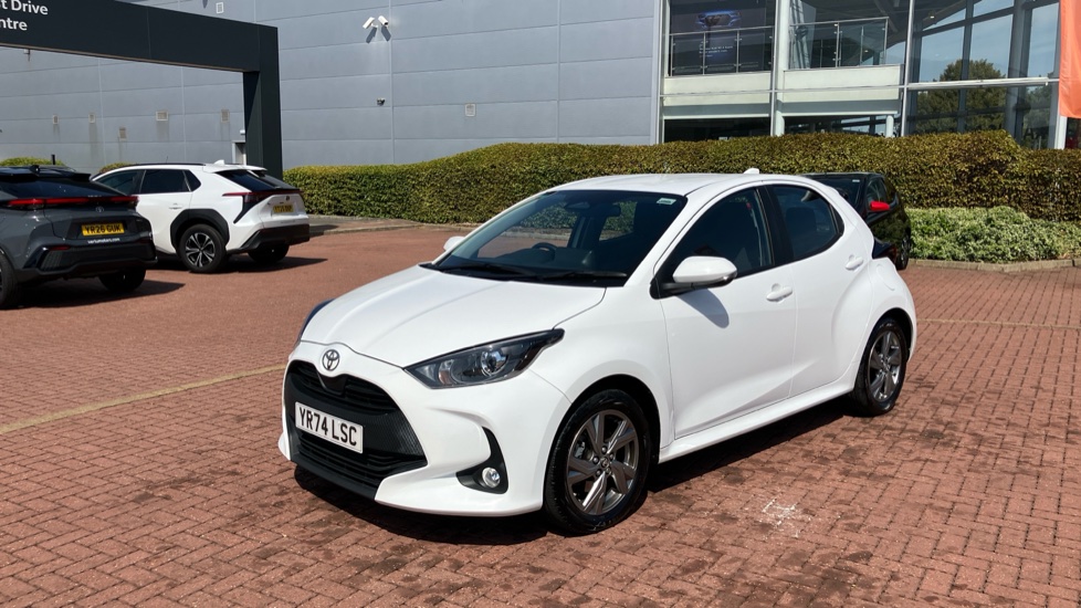 Toyota Yaris 1.5 Hybrid Icon 5dr CVT Hybrid Hatchback - Image 50