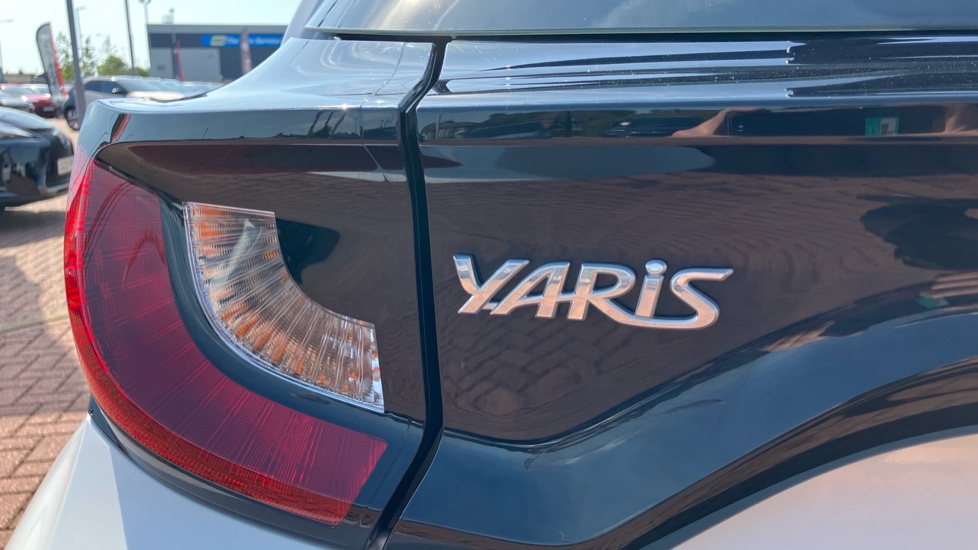 Toyota Yaris 1.5 Hybrid Icon 5dr CVT Hybrid Hatchback - Image 53