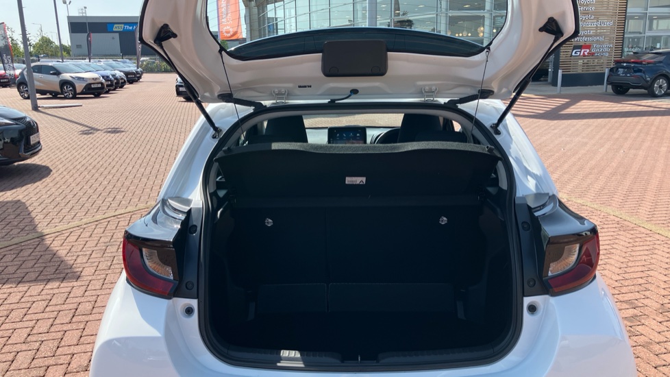 Toyota Yaris 1.5 Hybrid Icon 5dr CVT Hybrid Hatchback - Image 55