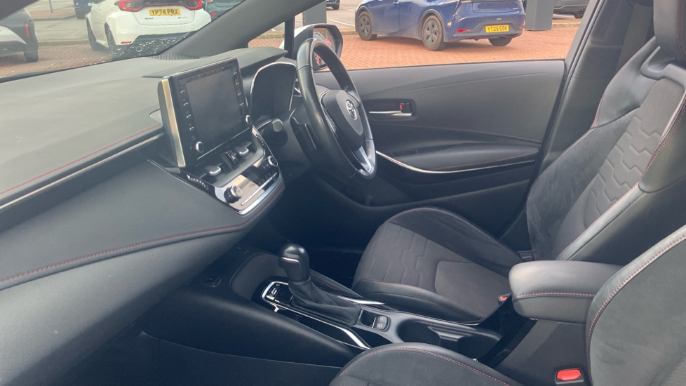 Toyota Corolla 2.0 VVT-i Hybrid Excel 5dr CVT Hybrid Hatchback - Image 10